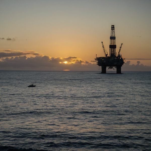 Stiell Warns of Fossil-Fuel Stagflation, Urges Urgent Climate Action Ahead of COP33